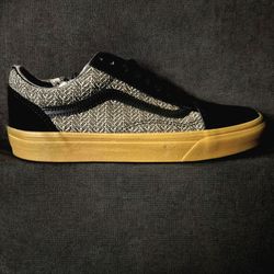 Vans Old Skool Size 8 Sneakers - Black Suede, White Herringbone, Gum Sole Shoes