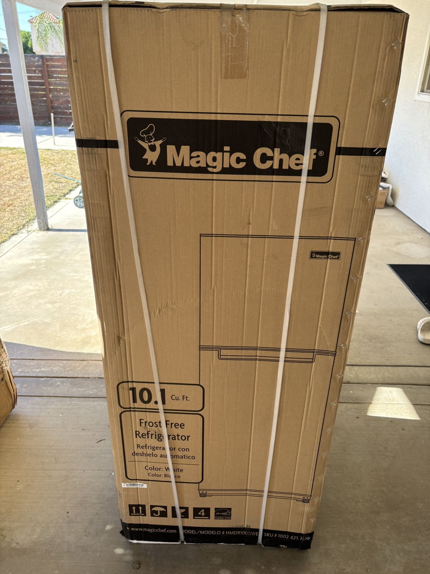 Magic Chef Fridge With Freezer