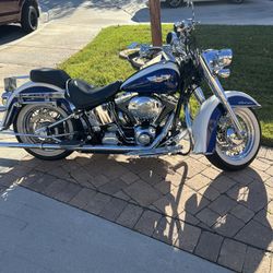 Harley Davidson Softail Deluxe  2006 14,775 Mi $9750