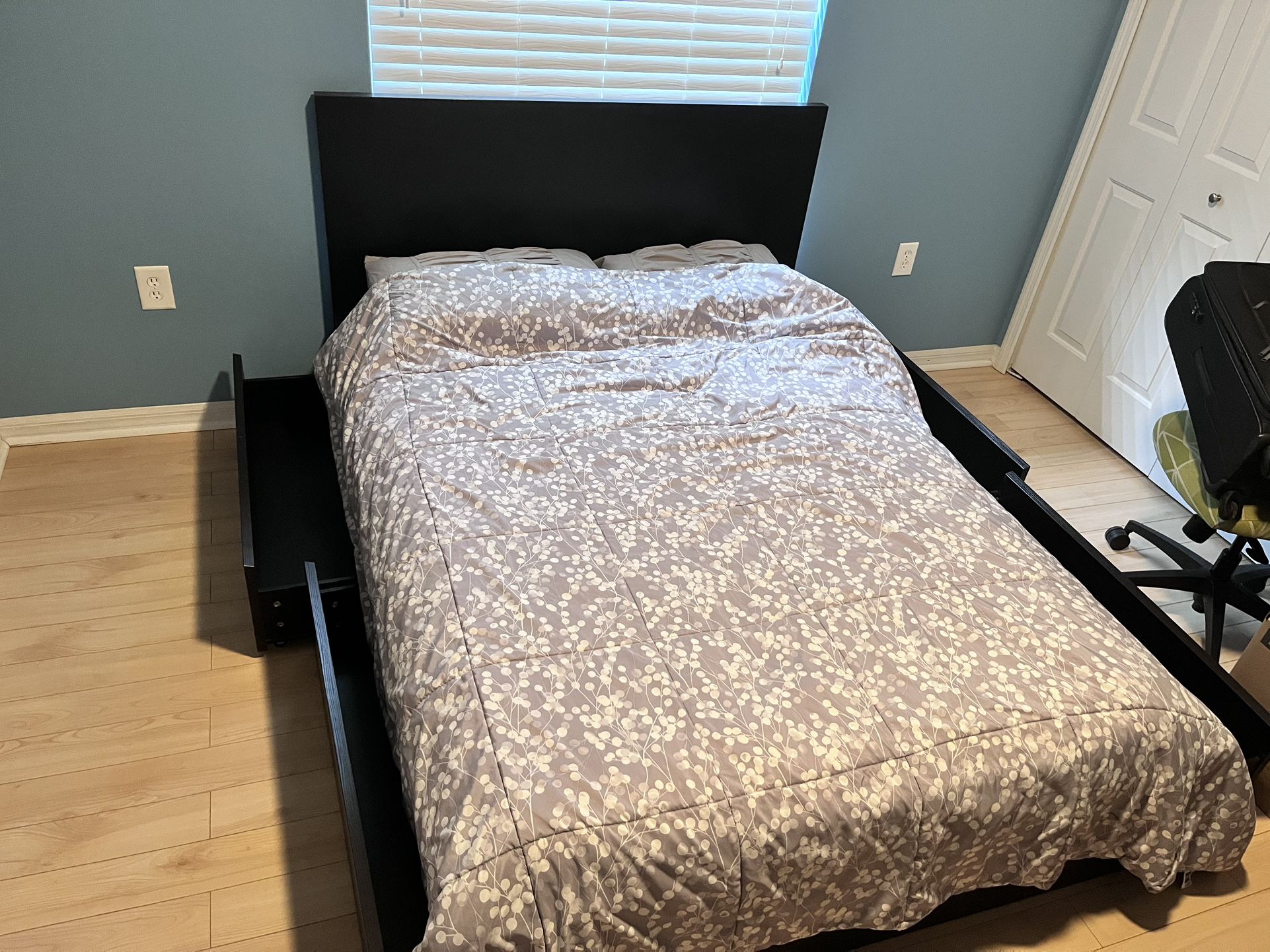Full Size Bed