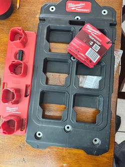 Milwaukee Packout mounting rack and battery holder