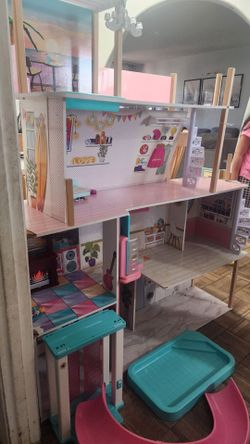 BARBIE HOUSE