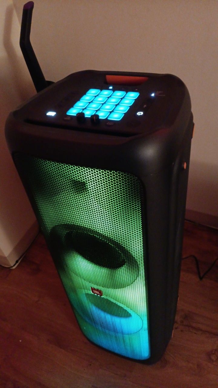 JBL PARTYBOX 1000 w/ JBL WIRED MICROPHONE INCLUDED