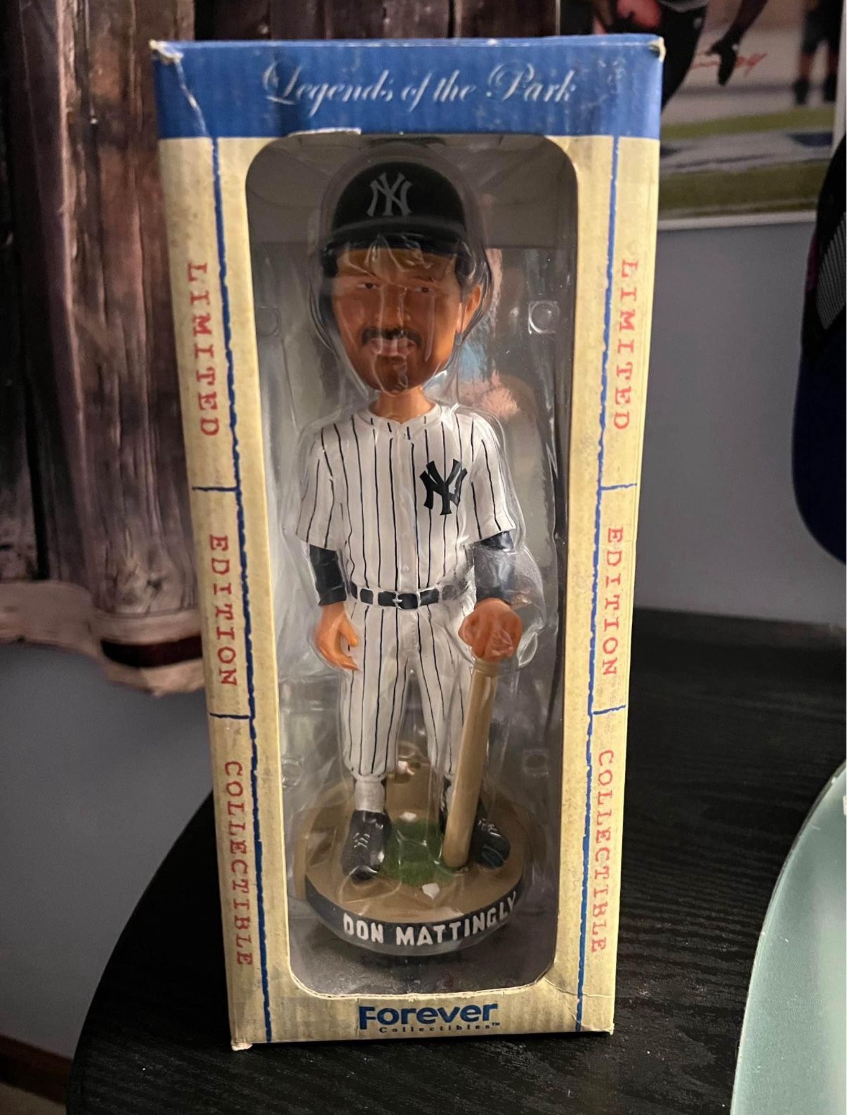 Don Mattingly Legends Of The Diamond New York Yankees 9.5” Forever Bobblehead