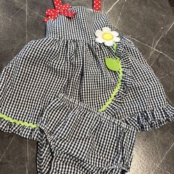 Babygirl dresses size 12 months like new!