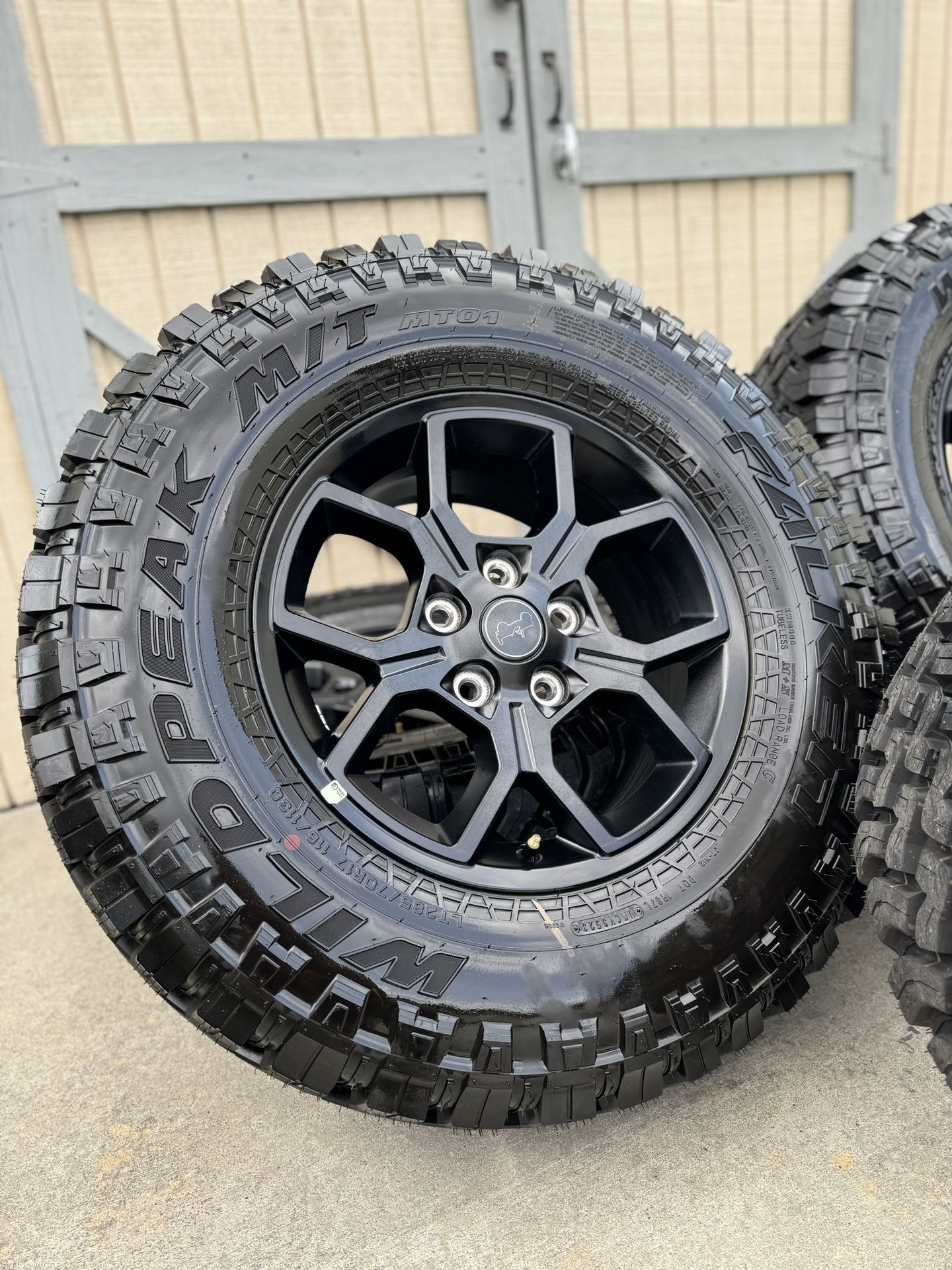 Brand New Take Offs Keep Wrangler 17 Inch Wheels And Mud Tires 