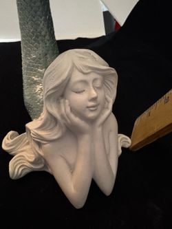 Figurine mermaid