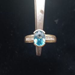 10K Gold Topaz Ring 