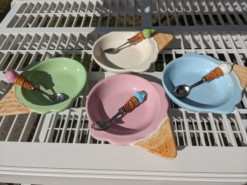 Ceramic Ice Cream Bowls W/ Matching Spoons