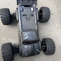 Arrma Outcast 4s