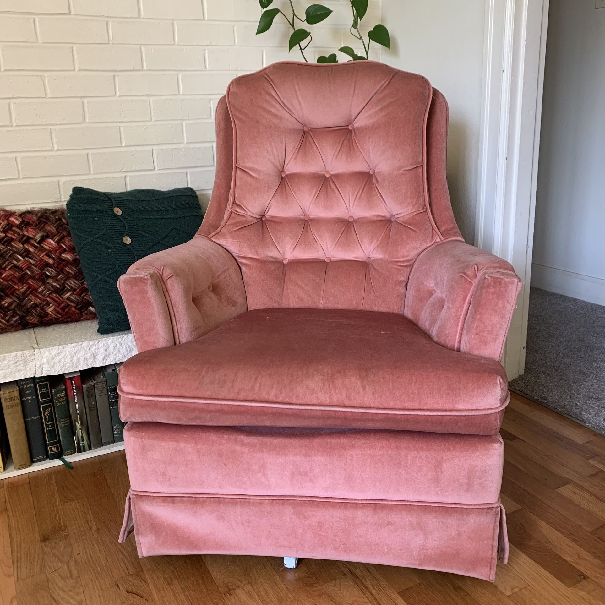 Free Cute Pink Chair 