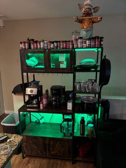 Bakers rack with LED