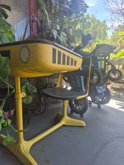 Kids desk