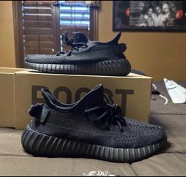 adidas Yeezy Boost 350 V2 Onyx Size 7