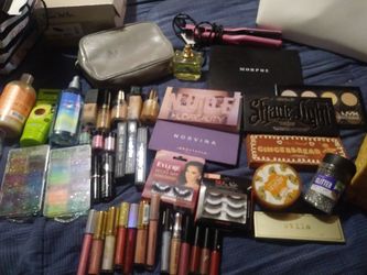 Makeup bundle