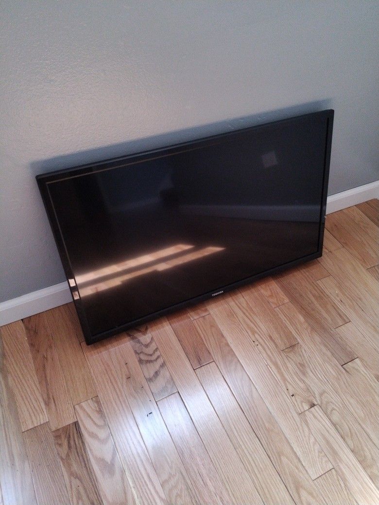 Toshiba 32' LED