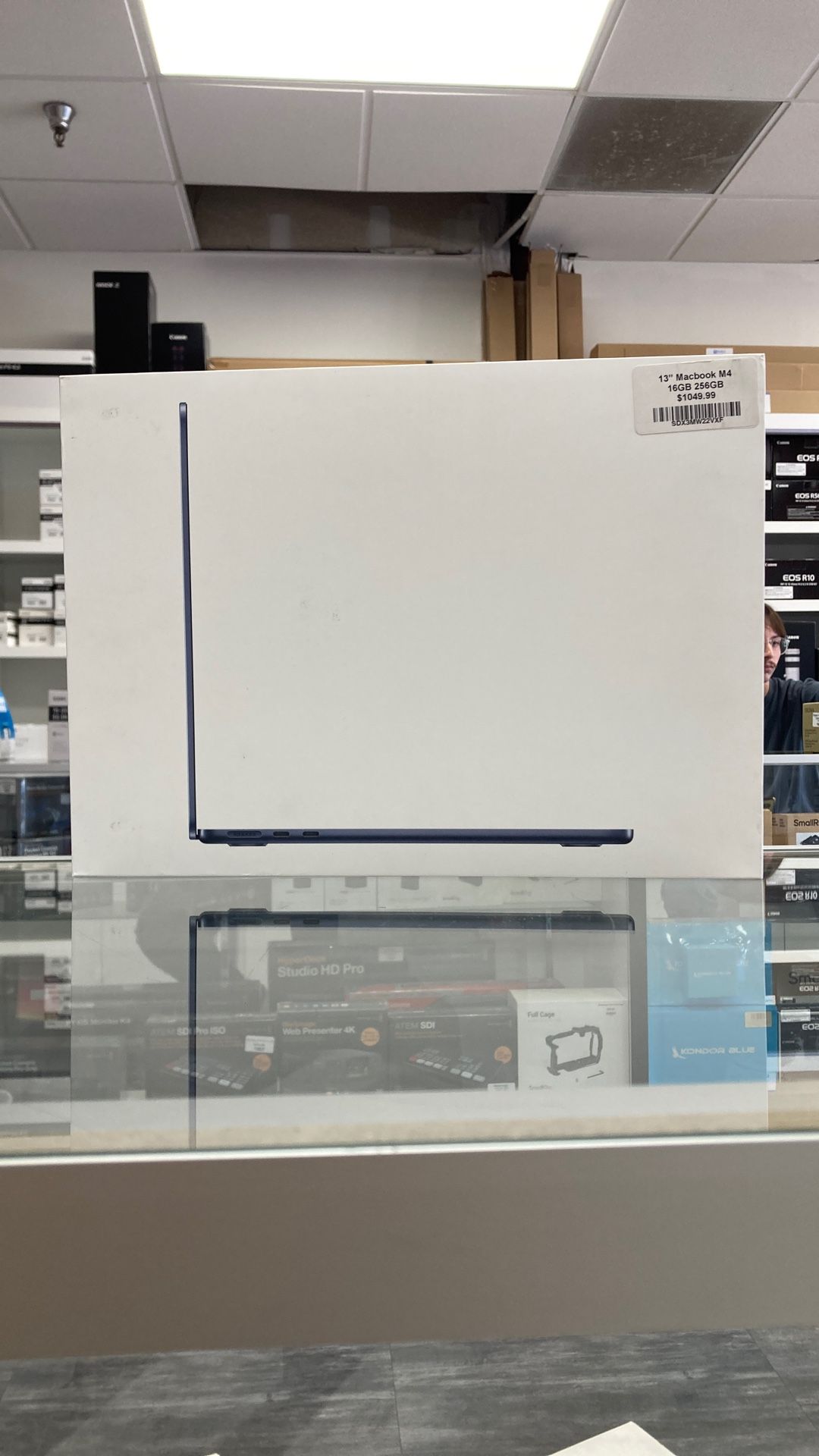 13” MacBook Air M4 Chip 16gb/256gb SSD