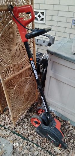 Black & Decker Edgehog 2 In 1 Lawn Edger & Trencher for Sale in Montgmry,  IL - OfferUp