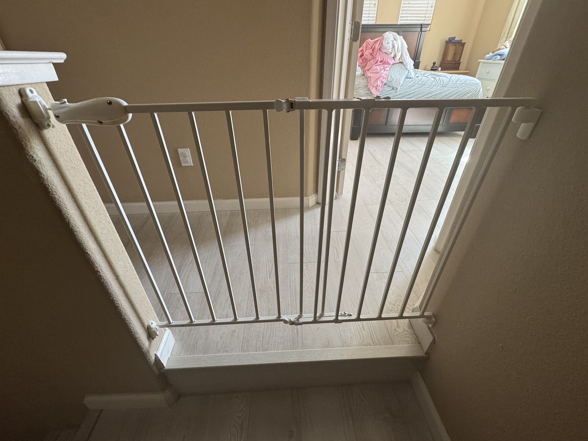 Baby Gate Wall Mounted