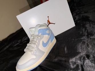 AIR JORDAN 1 MID