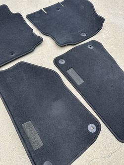 Jeep JLU Floor Mats