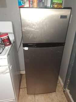 Obo Frigidaire FGFR727 Gallery 7.5 Cu.