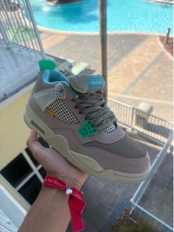 Jordan 4 Union Taupe Size 9.5