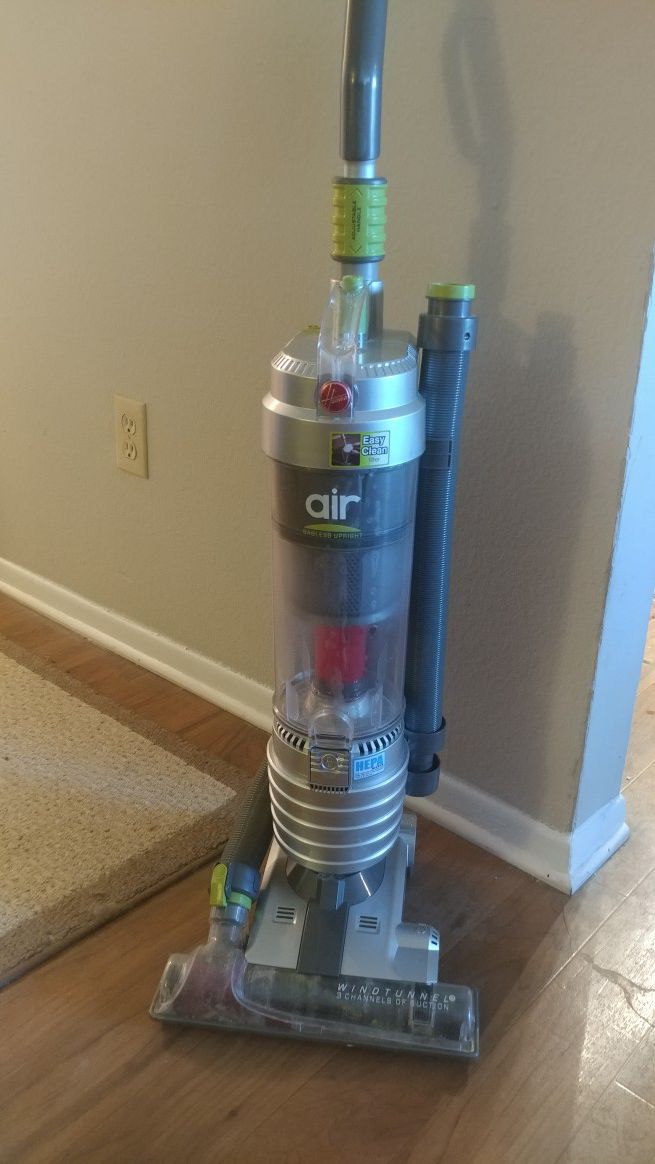 Hoover WindTunnel Air Bagless Lightweight Vacuum Cleaner