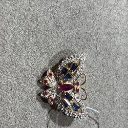 Gold Pin Pendant 