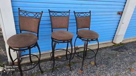 Set of 3 Swivel Bar Stools