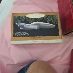 STAR TREK VOYAGER ORNAMENT