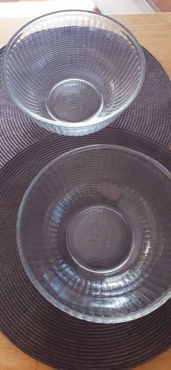 2 Vintage Pyrex Extra Large Bowl