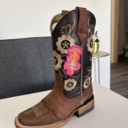 Female Boots