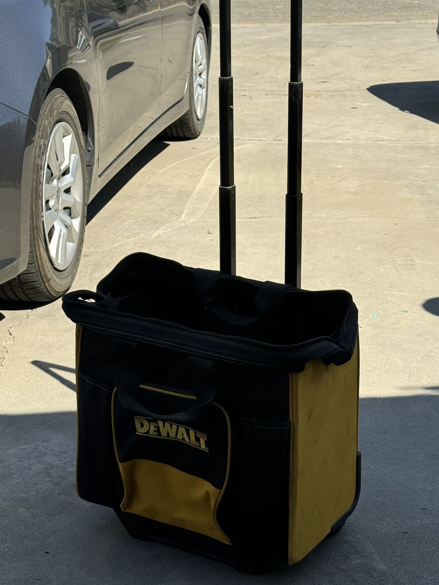 Roller Tool Bag Dewalt