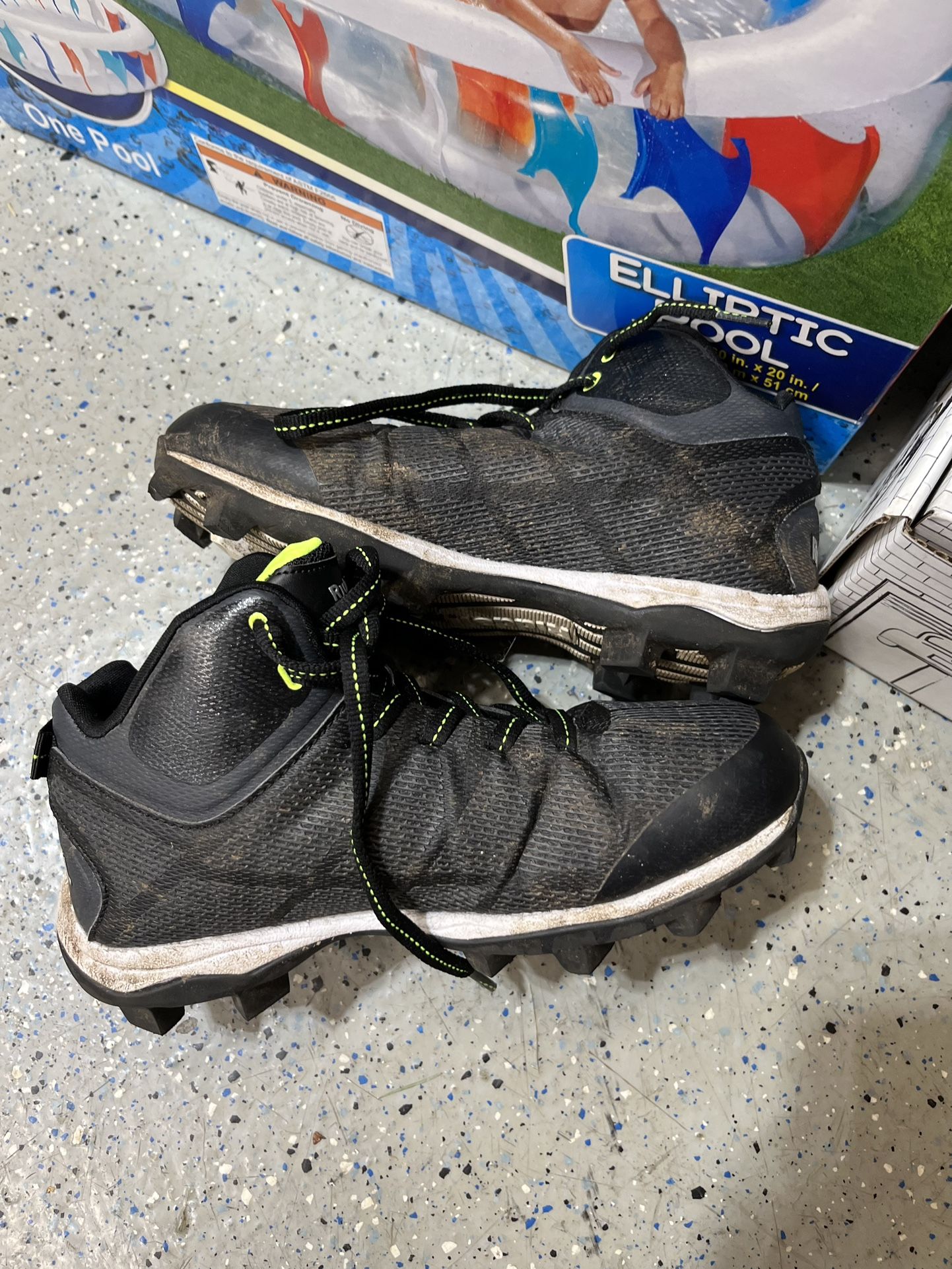 Boys Riddell Football Cleats