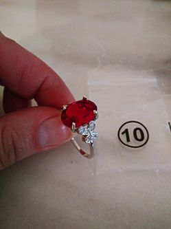 Pretty silver s925 ring size 10. Reduced price due to crooked setting