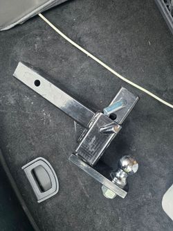 Ball hitch