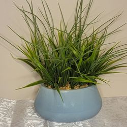 Small Potted Artificial Grass Plant for Home Kitchen Office Desk Decoration Plastic Life Like Fake Green Plants