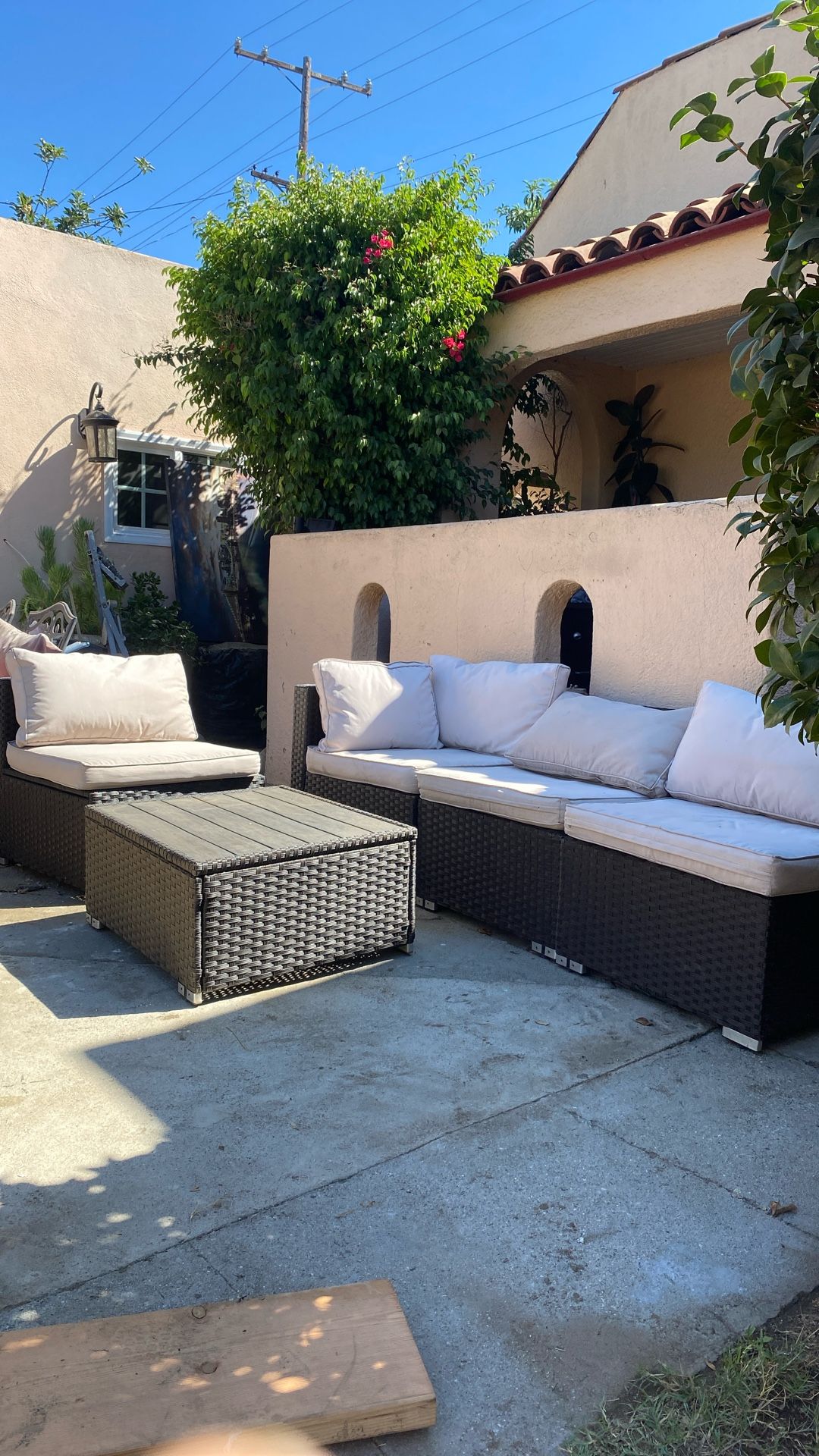 Outdoor Sofa Set Beautiful Style Comfortable Five Pieces Everything Included Nice Color Easy To Carried Lightweight