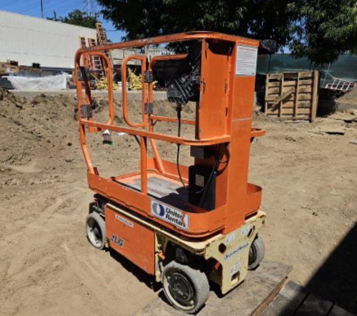 VERTICAL LIFT 12' ELEC