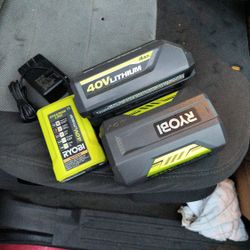 RYOBI 40V LITHIUM BATTERIES 4Ah And 2.6Ah And A Charger 