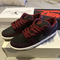 Nike SB Dunk Riot