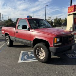GMC K1500 6cyl 6spd 4x4 Sunrise Edition