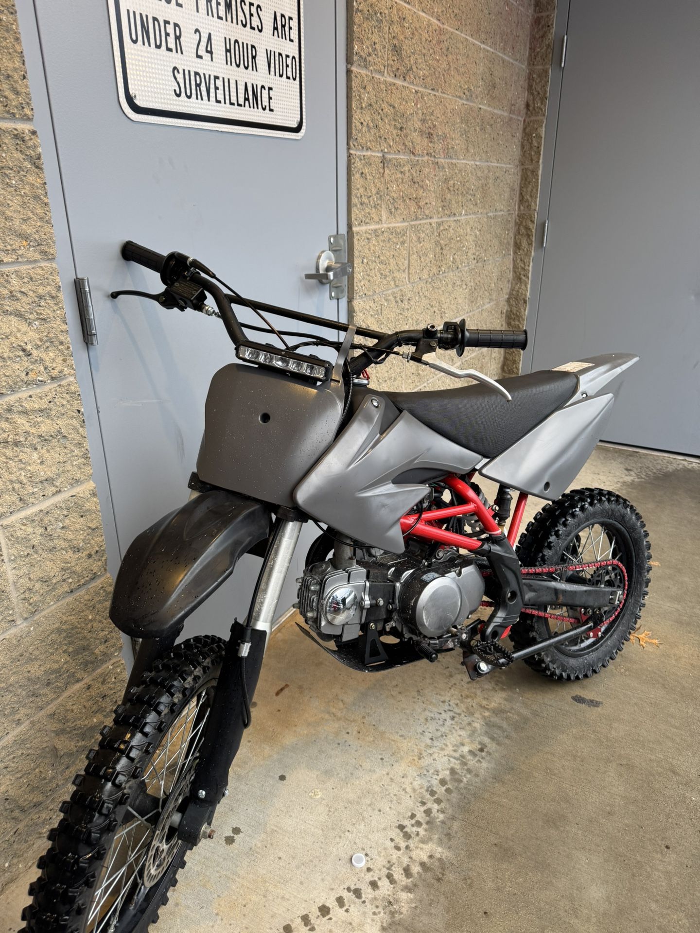 Trade For Mopeds 4t 125cc Apollo Dirt Bike