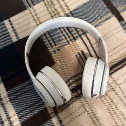 Beats(headphones)