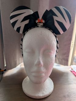 Minnie Mouse mummy ears