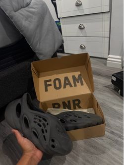 Yeezy FOAM RNR ONYX