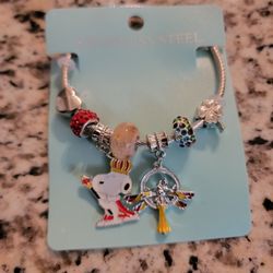 Snoopy Peanuts Charm Bracelet Brand New 