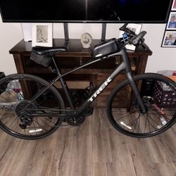 2025 Trek FX 2, Large