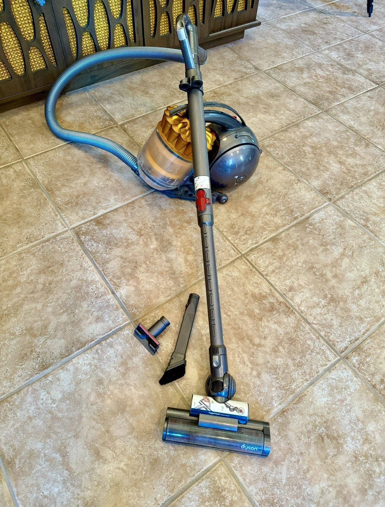 Dyson DC39 Animal Vacuum Cleaner